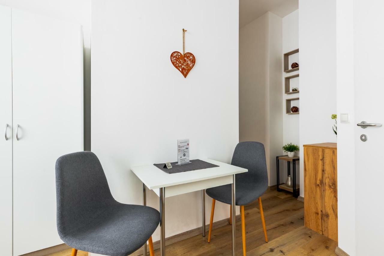 וינה Budget Rooms West With Shared Kitchen מראה חיצוני תמונה