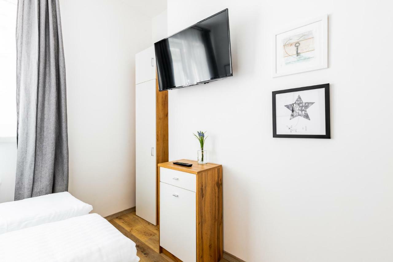 וינה Budget Rooms West With Shared Kitchen מראה חיצוני תמונה