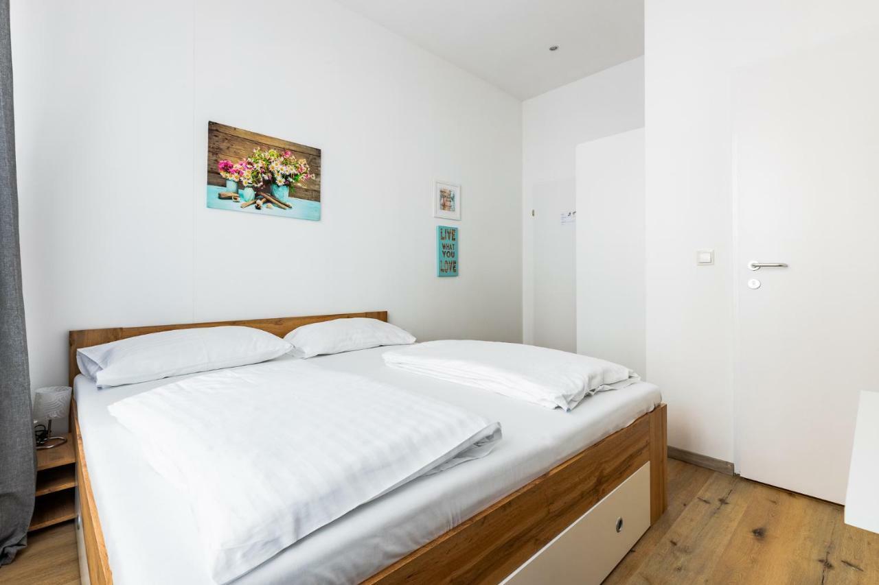 וינה Budget Rooms West With Shared Kitchen מראה חיצוני תמונה