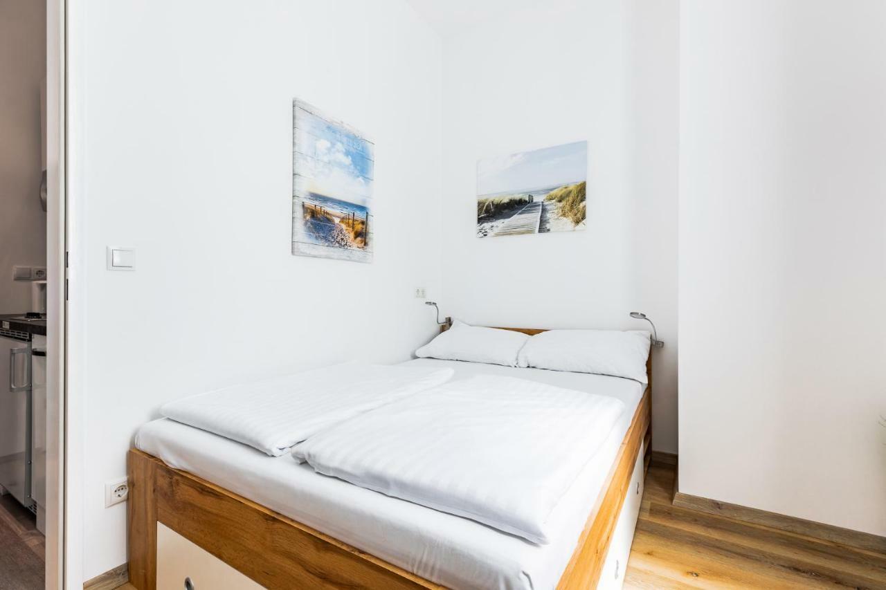 וינה Budget Rooms West With Shared Kitchen מראה חיצוני תמונה