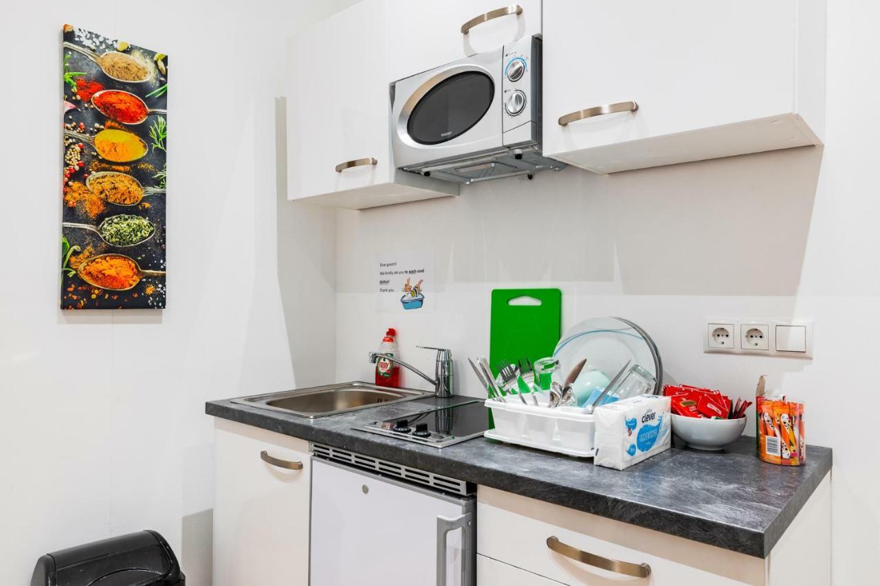 וינה Budget Rooms West With Shared Kitchen מראה חיצוני תמונה