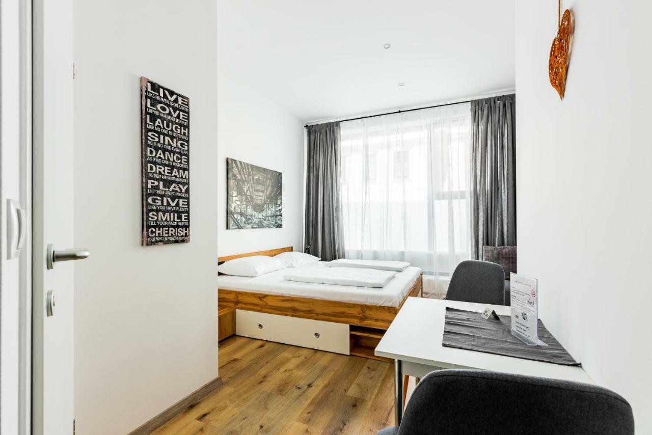 וינה Budget Rooms West With Shared Kitchen מראה חיצוני תמונה